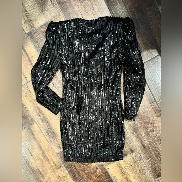 ASTR The Label Paris Sequin Velvet Wrap Dress Mini Special Occasion Party - Picture 6 of 9